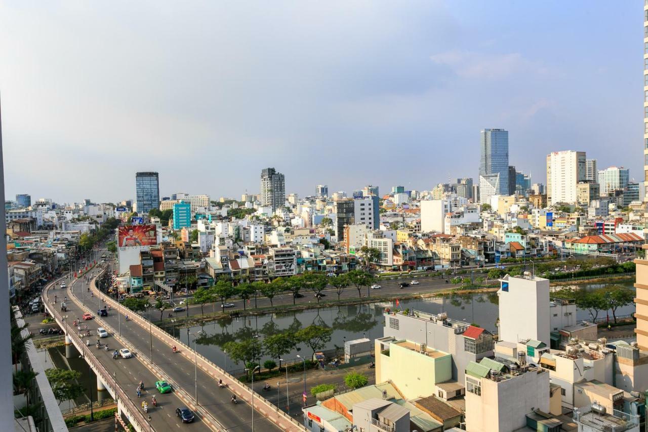 Saigon Banhada - Rivergate - Infinity Pool Bandar Ho Chi Minh Luaran gambar